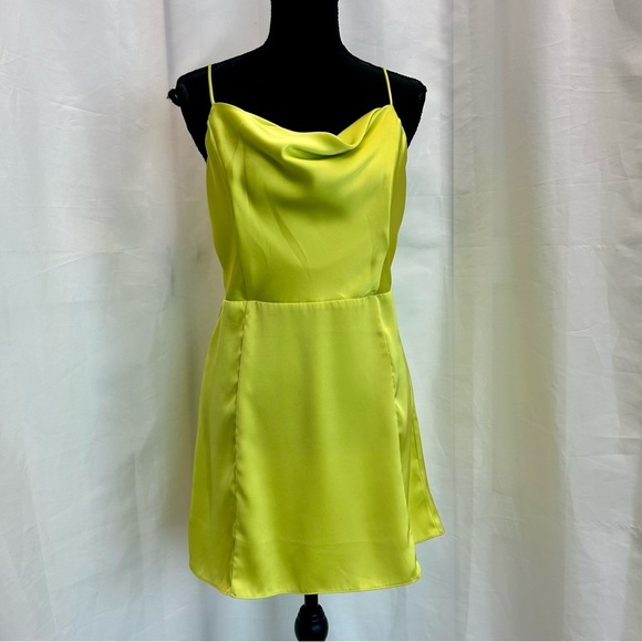 Femme by design lime green satin spaghetti strap mini dress Sz M NWT - Picture 13 of 13
